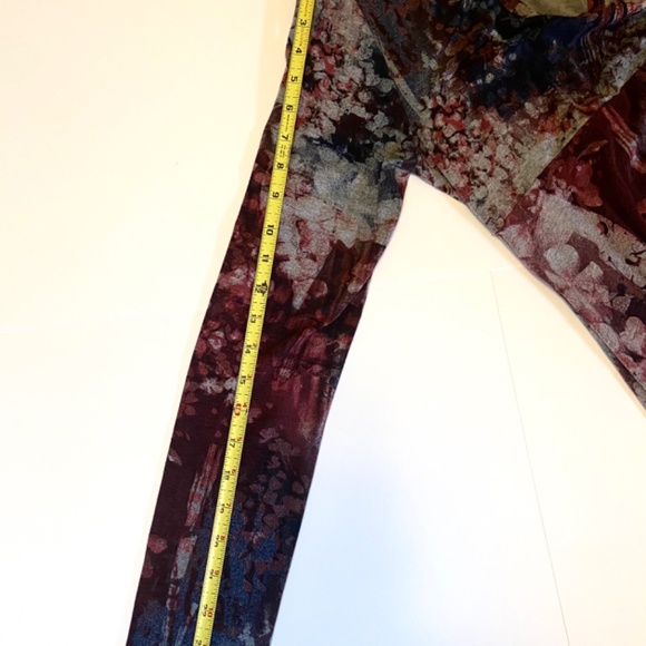 Karen Kane Artsy Boho Sharkbite Tunic Top L Abstract Floral Asymmetrical Hem - Picture 5 of 6